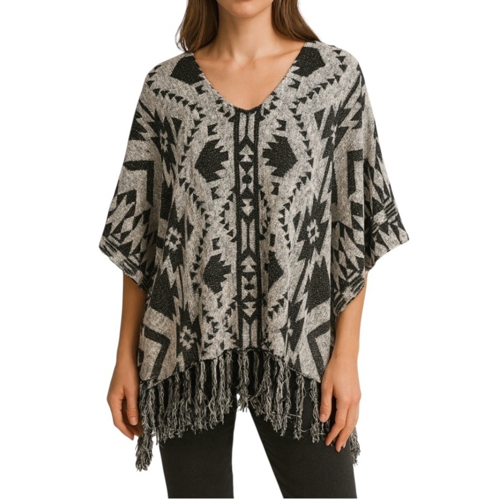 H&M Black and White Geometric Poncho